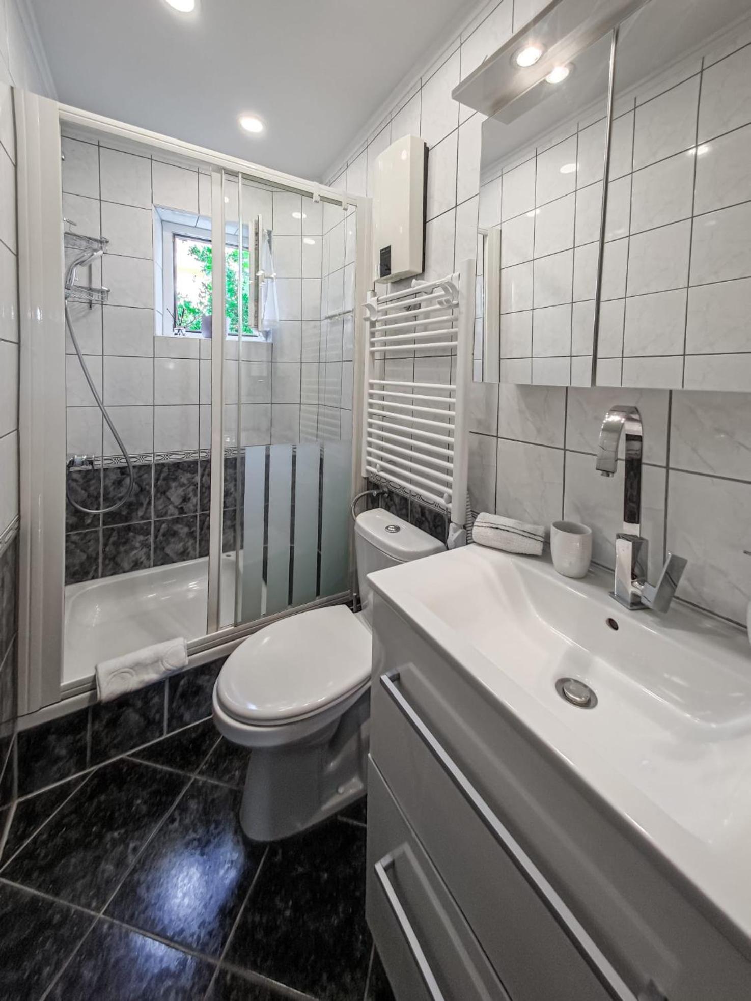 Holiday Home Nevera Макарска Экстерьер фото
